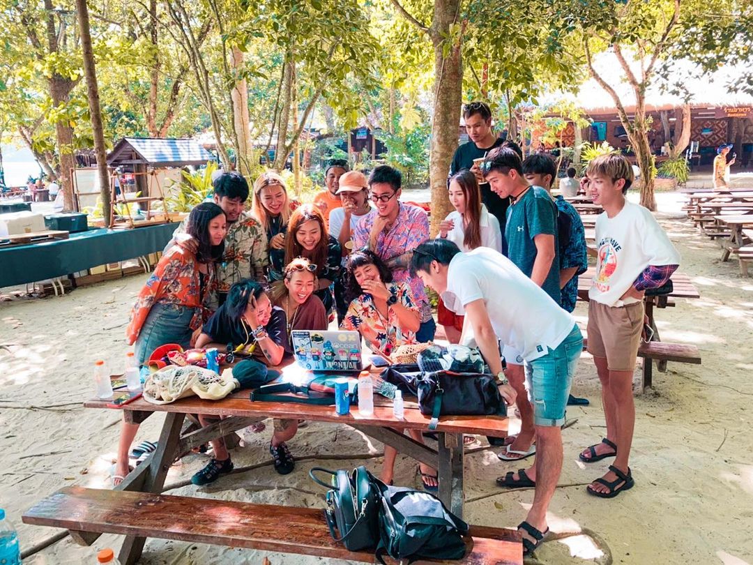 สายป่าน-วุฒิ ยกแก๊งเพื่อนๆเที่ยวหมู่เกาะสุรินทร์